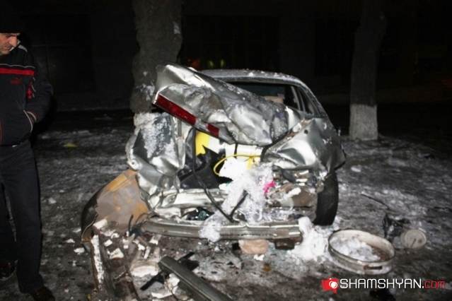 32-ամյա վարորդը BMW-ով հարկայինի դիմաց բախվել է Chrysler-ին. shamshyan.com