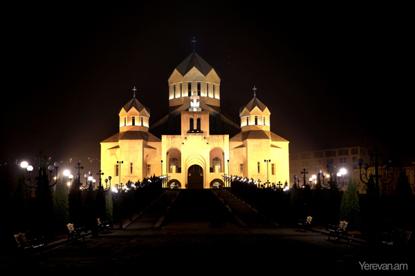 Մայրաքաղաքի Սուրբ Գրիգոր Լուսավորիչ եկեղեցին ձևավորվել է գեղարվեստական լուսավորությամբ