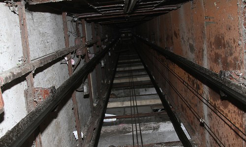 Տնօրենը շահագործել էր ինքնաշեն  բեռնատար վերելակը, նշանակվել էր տուգանք՝ մեկ միլիոնի չափով