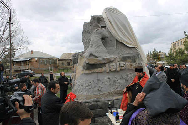 Հայոց Մեծ Եղեռնի զոհերի հիշատակին նվիրված հուշակոթողի բացման արարողություն Նինոծմինդայում