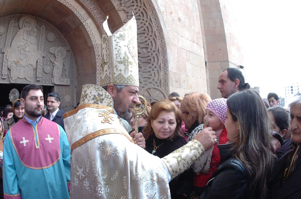 «Տոնդ շնորհավոր, հայ մայր»