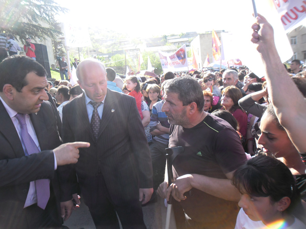 Սերժ Սարգսյանին դիմած հաշմանդամ ազատամարտիկը դժվարին վիճակում է
