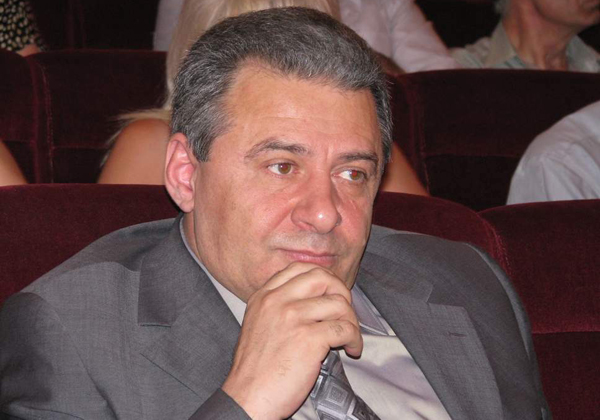 ՊՆ նախկին նախարար. «Այն, ինչ տեղի է ունենում հայ-ադրբեջանական շփման գծում, դա պատերազմ չէ»