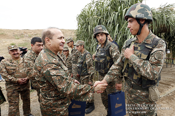 Հայաստանի վարչապետն այցելել է Արցախի պաշտպանական բանակի առաջապահ դիրքեր