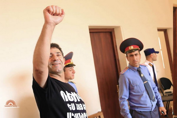Վոլոդյա Ավետիսյանին դատապարտեցին վեց տարի ազատազրկման. (Տեսանյութ)