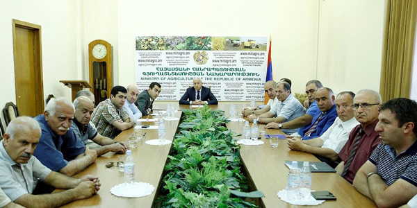 Սերգո Կարապետյանը խորհրդակցության էր հրավիրել պտուղ-բանջարեղենի վերամշակման ձեռնարկությունների ներկայացուցիչներին