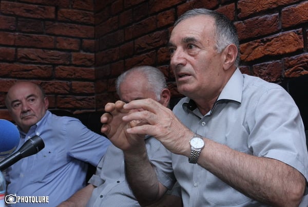 Կոմանդոսը շարունակում է պնդել, որ Լ. Հայրապետյանին ձերբակալել են Ադրբեջանի պատվերով