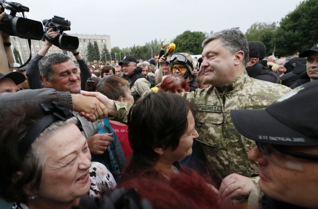 Ուկրաինայի նախագահն առաջին անգամ այցելել է հակամարտության գոտի. УНИАН