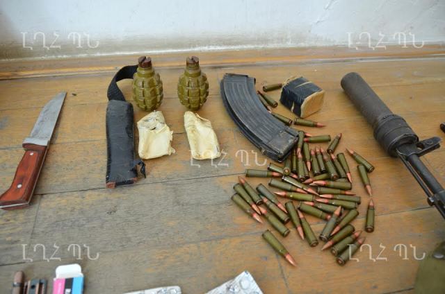 ԼՂՀ ՊՆ-ն ներկայացրել է ադրբեջանական դիվերսիոն-հետախուզական խմբից խլված զենքերը