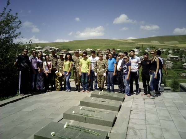 «6 օր Սևանի շուրջ». Երիտասարդները՝ սահմանամերձ Վահան գյուղի զինվորի կողքին