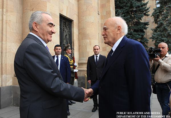 ՀՀ ԱԺ նախագահ Գալուստ Սահակյանն ընդունել է Հունաստանի նախագահի գլխավորած պատվիրակությանը