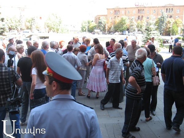 Քիմպրոմցի. «Իրենց գրպանից թող վերադարձնեն մեր աշխատավարձերը» (Տեսանյութ)