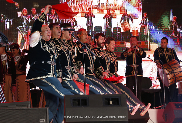 Երևանում կայացել է «Գութան» ազգագրական երգի-պարի առաջին փառատոնը