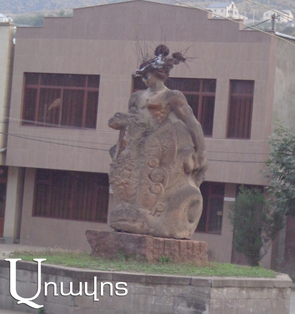Իջեւանում պղծել են Վահագն Վիշապաքաղի արձանը