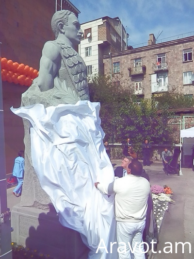Բացվեց օլիմպիական չեմպիոն Հրանտ Շահինյանի հուշարձանը (ֆոտոշարք)