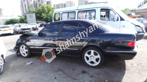 Երևանում բախվել են Mercedes-ները. տուժածների մեջ է ճանաչված հեռուստատեսային մարզական մեկնաբանը. shamshyan.com
