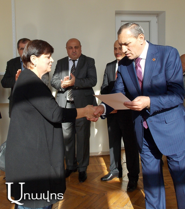 Ուսուցչի տոնի կապակցությամբ Սուրիկ Խաչատրյանը պատվոգրեր է հանձնել մի խումբ մանկավարժների
