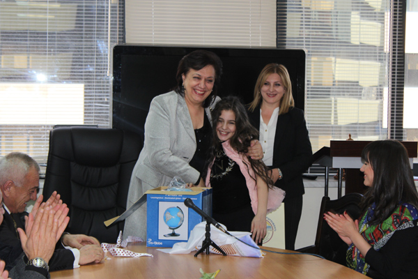«Մանկական Եվրատեսիլ – 2014» մրցույթի հայաստանյան պատվիրակության  ղեկավարն ու Բեթթին այցելեցին ՀՀ սփյուռքի նախարարություն