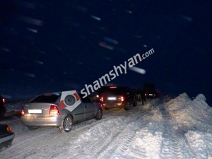 400–ից ավելի մեքենաներ հայտնվել են խցանման մեջ. shamshyan.com
