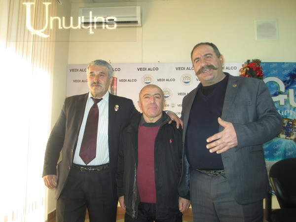 «Ալիե՛ւ, ոչ թե զենք առ, այլ քո ժողովրդին լողալ սովորեցրու, որ Կասպից ծովը լողան փախնեն». ազատամարտիկներ