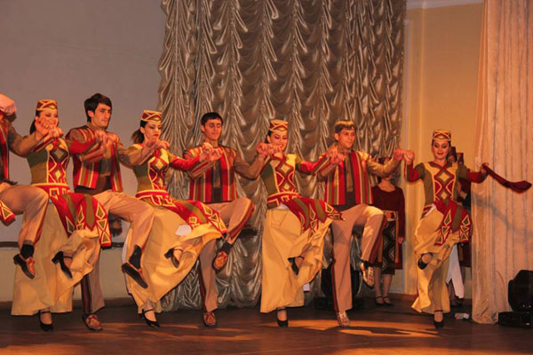 «Տարոնցիներ» ազգագրական երգի-պարի համույթը երեկ տոնեց իր ստեղծման մեկամյակը