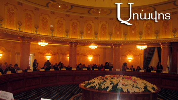 Գուրգեն Արսենյան. «Վարդան Օսկանյանին տարան ԱԺ, սարքեցին կլոունադա»
