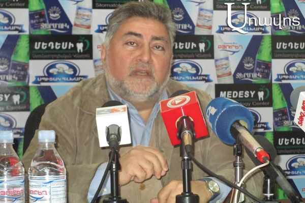 Արա Պապյան. «Համահայկական հռչակագիրը ցյուրիխյան արձանագրությունների հետ հակասության մեջ է մտնում»