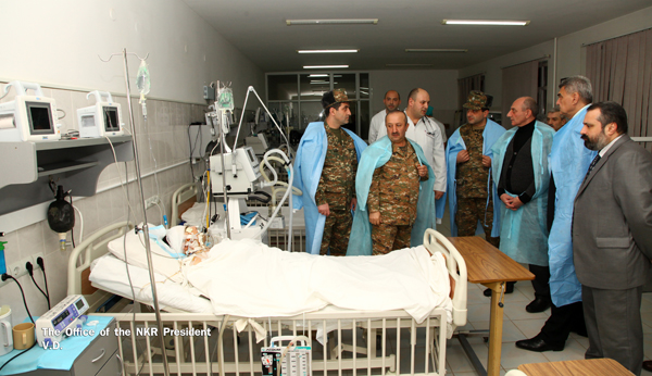 Բակո Սահակյանն այցելել է վիրավորված զինծառայողներին