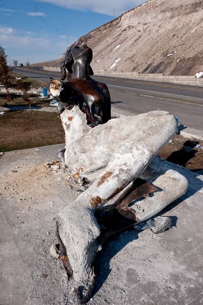 Գերման Ավագյան. «Նկարելու եմ այնքան, մինչեւ … ոստիկան չկանգնեցնեն քանդակի կողքը»