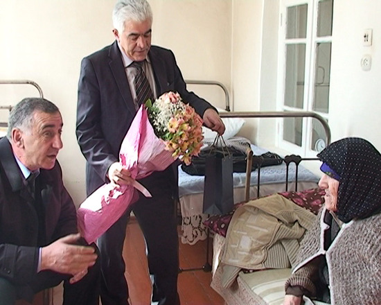 ՀՀ նախագահի նվերը՝ Եղեռնը վերապրած վանաձորցի տատիկներին