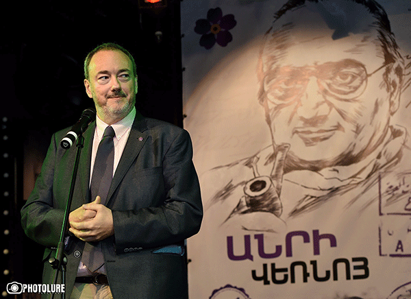 «Հայրս ինձ չի պատկանում. նա ձեզ է պատկանում». Պատրիկ Մալաքյան