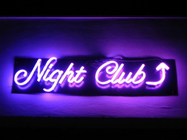 Ինչպե՞ս է վերահսկվում անչափահասների մուտքը գիշերային ակումբներ