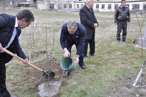 «Սուրիկ Խաչատրյանի ուղեղում դա հազիվ թե տեղավորվի, թող գնա դասագրքեր կարդա». Զոյա Թադեւոսյան