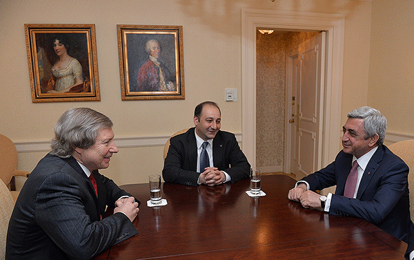 Սերժ Սարգսյանը հանդիպել է ԵԱՀԿ Մինսկի խմբի համանախագահ Ջեյմս Ուորլիքի հետ