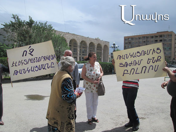 «Մեր  մոտ ոչ մեկը ոչ մի երթի չի մասնակցում, ինչ երթ էլ լինի». Ովքե՞ր են  Արտաշատում դեմ էլեկտրաէներգիայի թանկացմանը (Տեսանյութ)