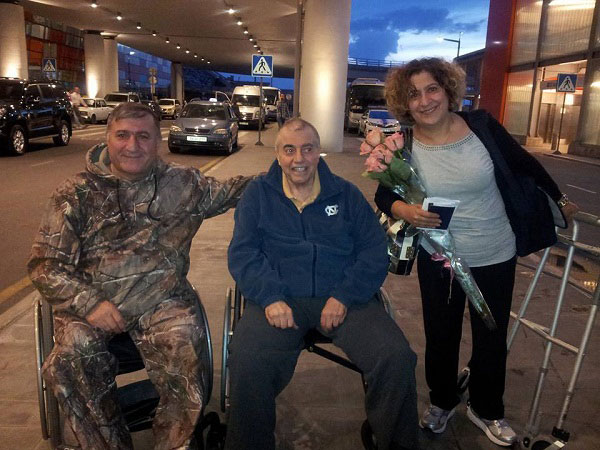 Ի՞նչ պատահեց «Զվարթնոց» օդանավակայանում, երբ մի հայ մարդ 60 տարի անց առաջին անգամ այցելեց Հայաստան