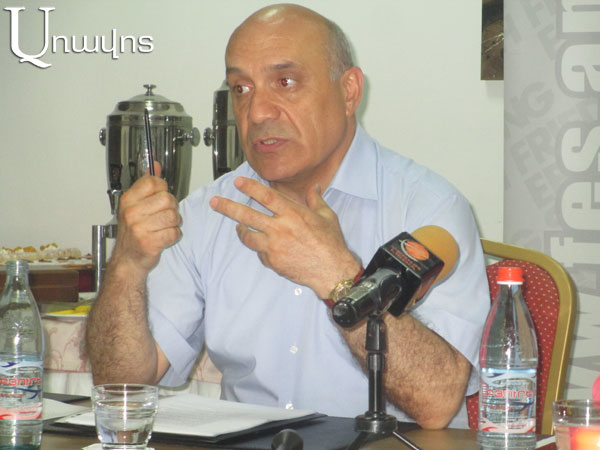 «ԳԱԼԱ-ի լրագրողը ցուցարարի պես է իրեն պահել». լրագրողները Աշոտ Մելիքյանին այդպես են ներկայացրել