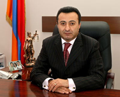 Արդարադատության խորհուրդ դատավորը ներկայացել է իր երկու փաստաբաններով