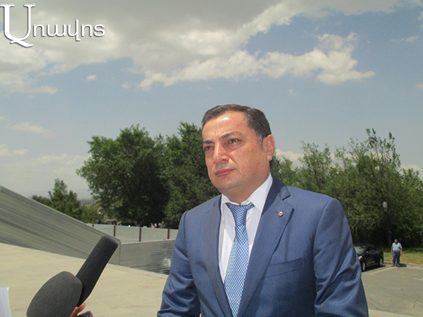 Ինչո՞ւ են նախարարները խառնվել իրար. «Հրապարակ»