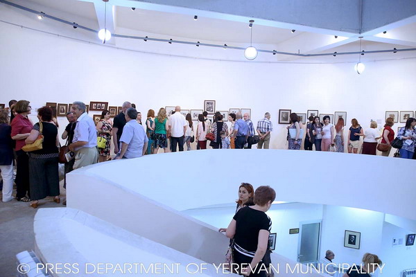 Բացվել է «Հայտնիները՝ հայ լուսանկարիչների աչքերով» ցուցահանդեսը
