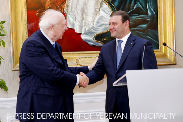 Քաղաքապետ Տարոն Մարգարյանը շնորհավորել է Ֆրանսիայի ազգային տոնի՝ Բաստիլի գրավման օրվա առթիվ