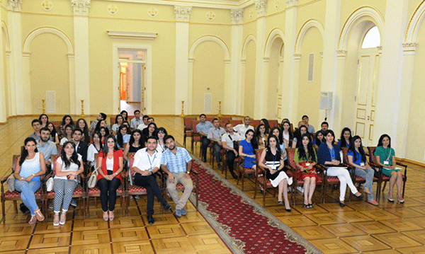 «Սփյուռք» ամառային դպրոցի մասնակիցներն այցելեցին  ՀՀ նախագահ Սերժ Սարգսյանի նստավայր