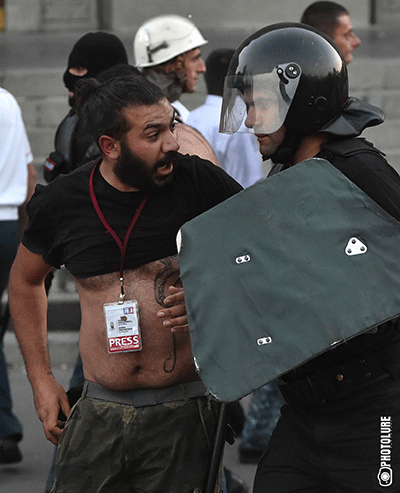 Գեւորգ Հայրապետյան. Ոստիկանները գիտակցել են, որ լրագրողների են ծեծում եւ բերման ենթարկում