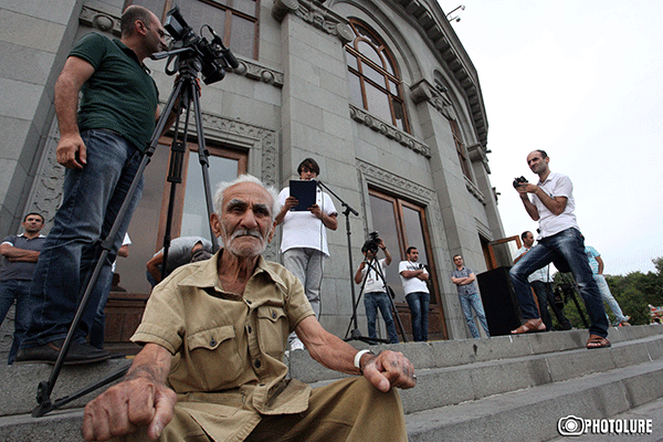 «Ոտքի, Հայաստանի» նպատակներին հասնելու գլխավոր եղանակը քաղաքացիական անհնազանդությունն է