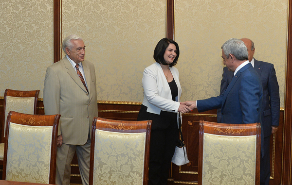 Նախագահ Սերժ Սարգսյանը հանդիպում է ունեցել Հայաստանի քրիստոնեա-դեմոկրատական միություն կուսակցության ներկայացուցիչների հետ