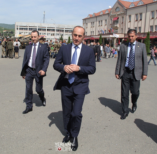 «Քոչարյանը, կարծես ծովի առջեւ է կանգնած, չգիտի` ջուրը սա՞ռն է, թե՞ տաք, մտնի՞, թե՞ ոչ». ֆրանսահայ քաղաքագետ