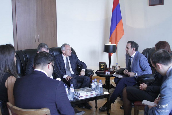 Փոխարտգործնախարար Նազարյանն ընդունեց Ռումինիայի խորհրդարանականներին