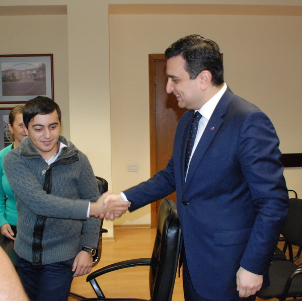 Պատանու տեսողությունը վերականգնվում է