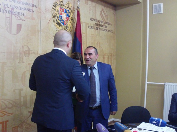 DCIM105MEDIA