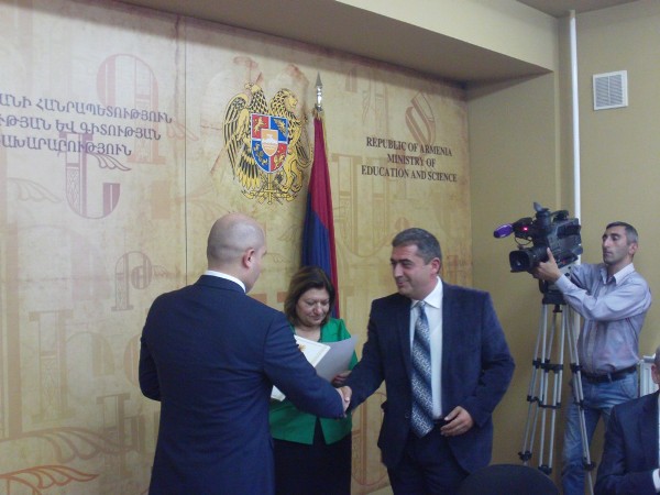 DCIM105MEDIA
